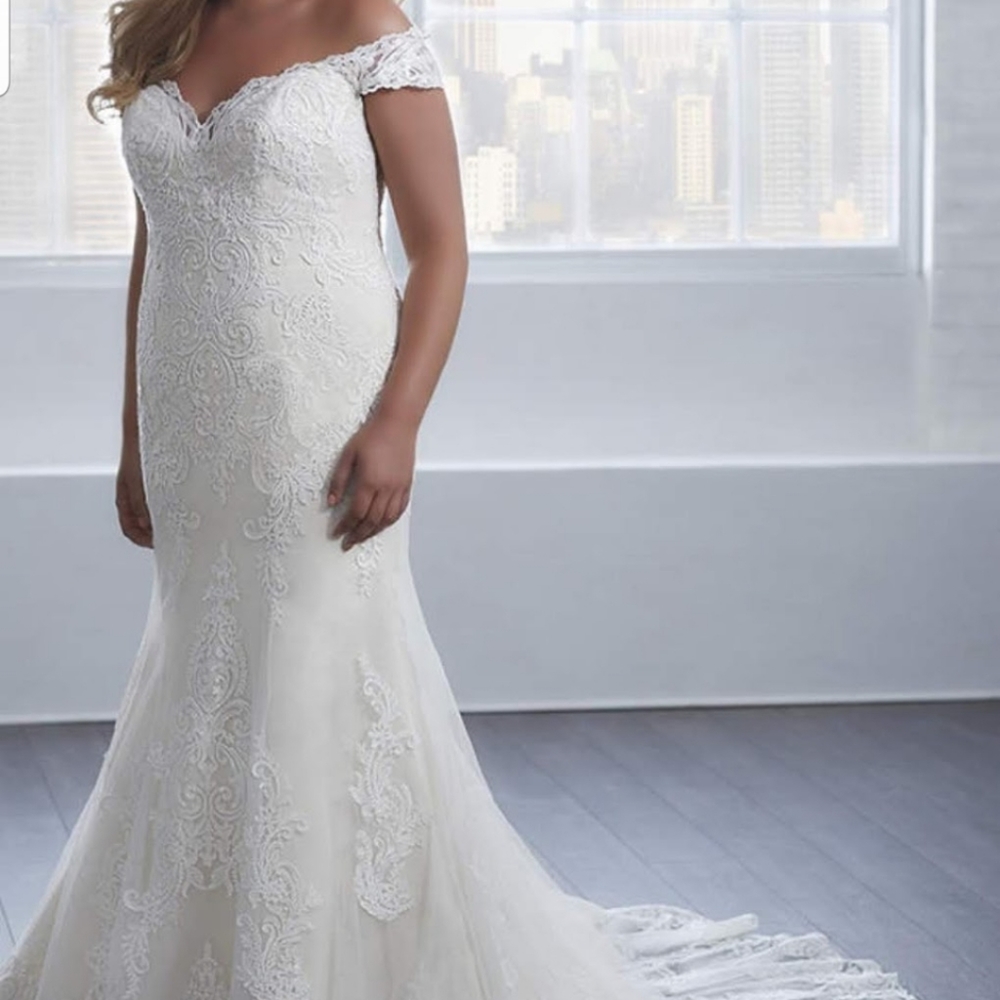 Brand New Wedding Dress